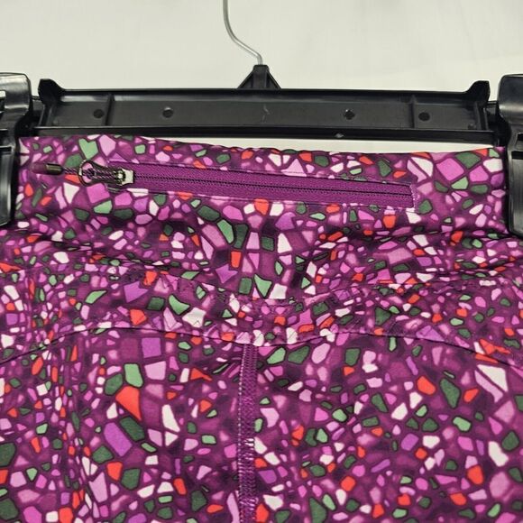 Lululemon Real Quick Crop Paradise Camo Multi Regal Plum Womens Size 8 - Picture 10 of 10